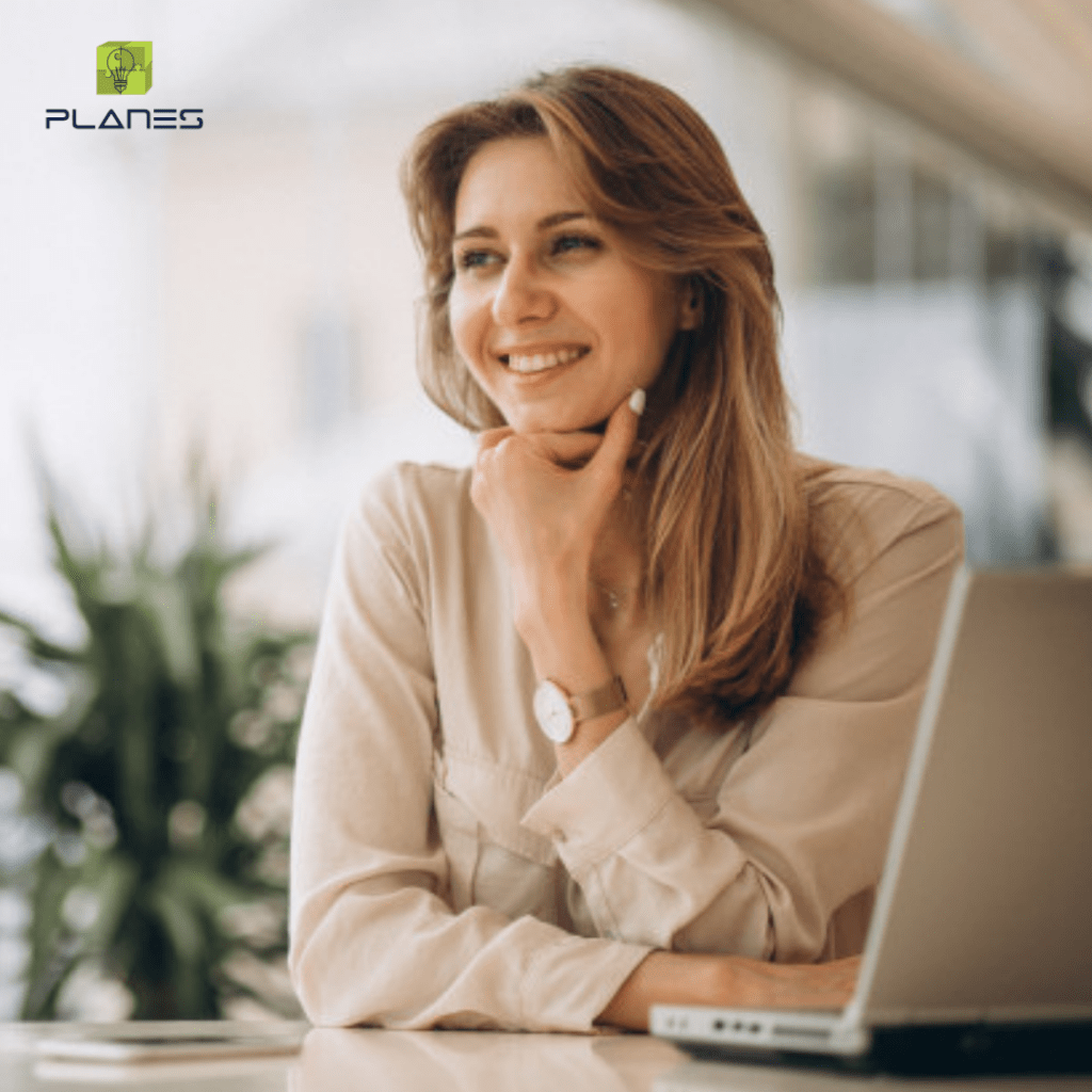 ¿PENSANDO EN INICIAR UN NEGOCIO?